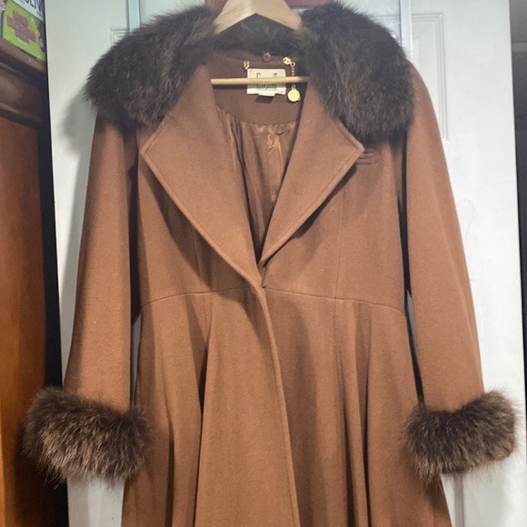 Faitat Jackets & Blazers - Faitat Women Collection Brown Vintage dress coat faux fur Size 42 Euc